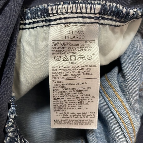 Old Navy Maternity Jeans - Picture 8 of 8